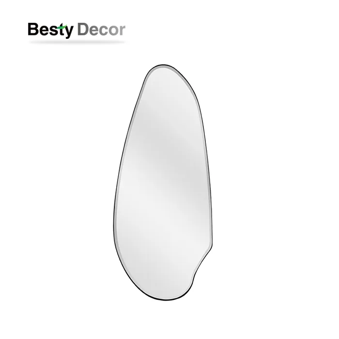 Stilig metallrammespeil